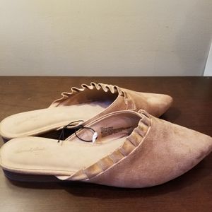 Universal Threads mules